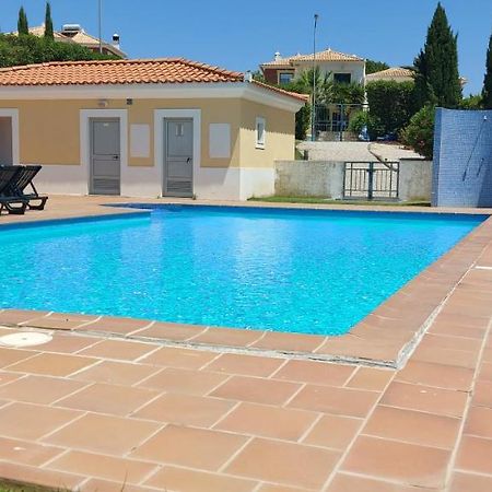Apartamento piscina 5 minutos praia Alcantarilha Esterno foto